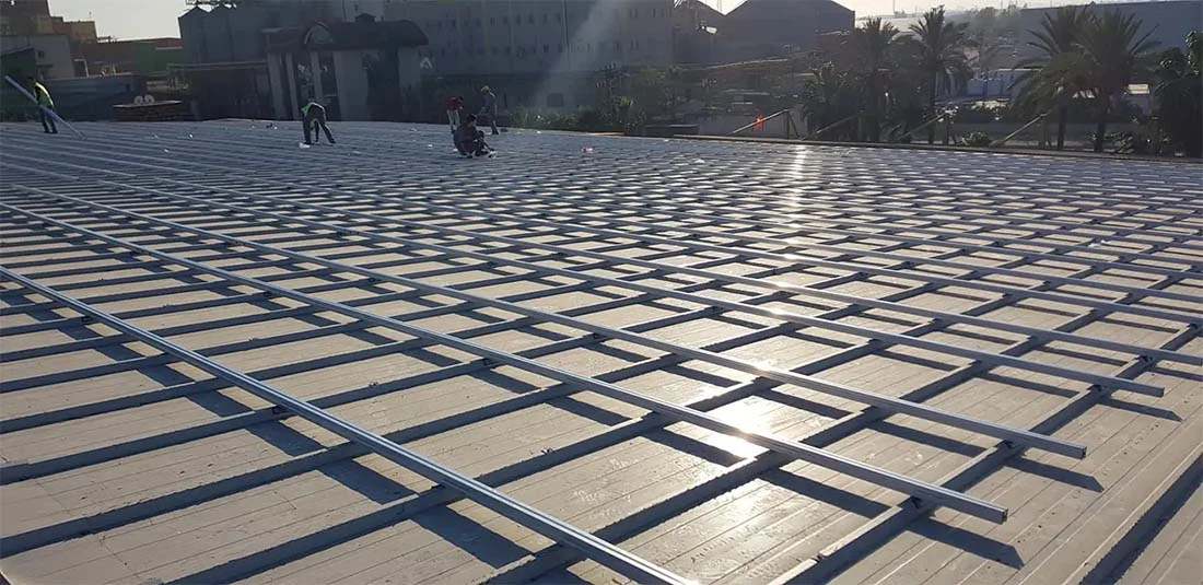 Solar panel mounts for metal roof racks Solar panel mounts for metal roof racks